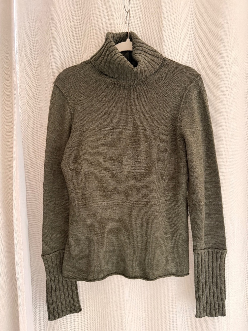 Banana Republic Extra Fine Italian Merino Wool Raw Edge Turtleneck Sweater
